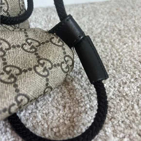 Authentic Gucci Beige Tiger Print Backpack with Black Accents - Picture 8 of 9